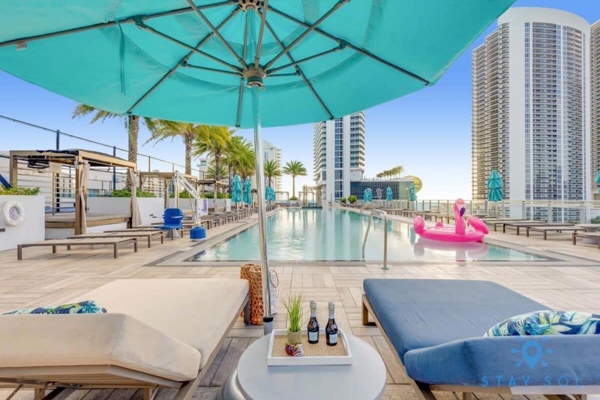 Luxury With Stunning View, Balcony, Amazing Pools Leilighet Hollywood Eksteriør bilde