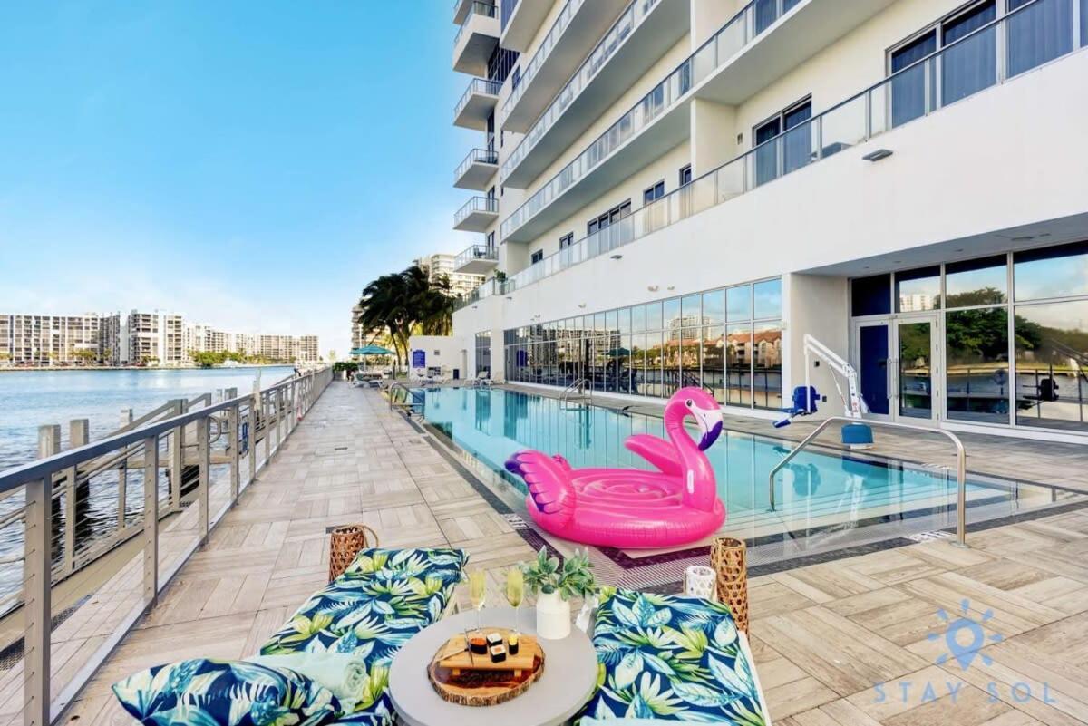 Luxury With Stunning View, Balcony, Amazing Pools Leilighet Hollywood Eksteriør bilde