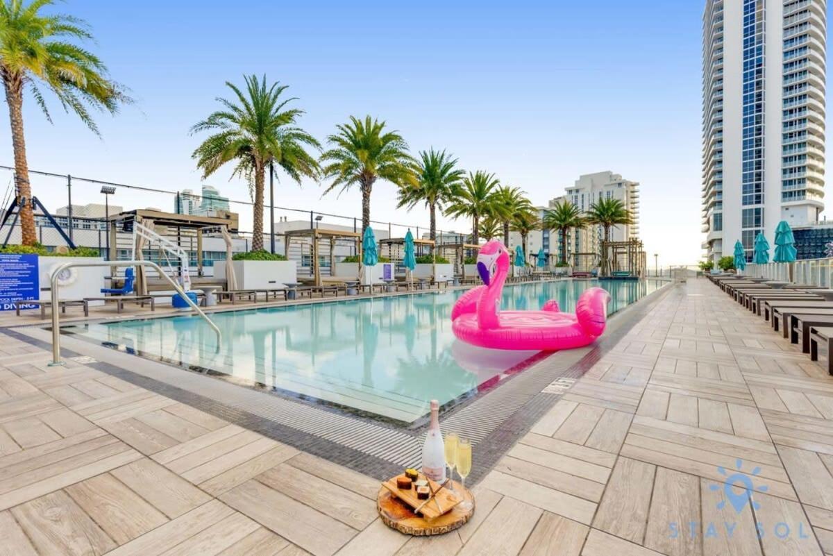 Luxury With Stunning View, Balcony, Amazing Pools Leilighet Hollywood Eksteriør bilde