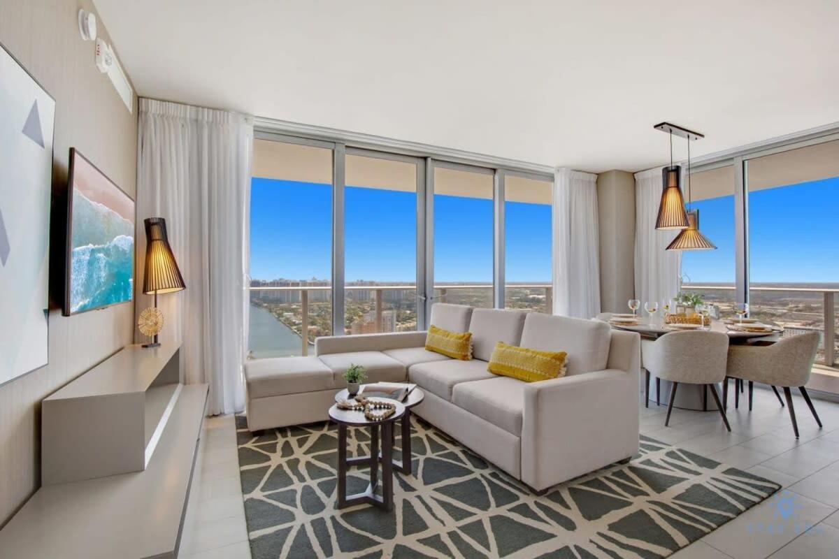 Luxury With Stunning View, Balcony, Amazing Pools Leilighet Hollywood Eksteriør bilde