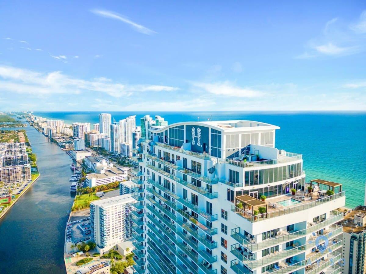Luxury With Stunning View, Balcony, Amazing Pools Leilighet Hollywood Eksteriør bilde