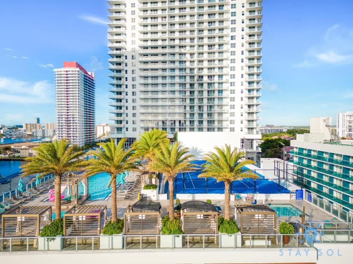 Luxury With Stunning View, Balcony, Amazing Pools Leilighet Hollywood Eksteriør bilde