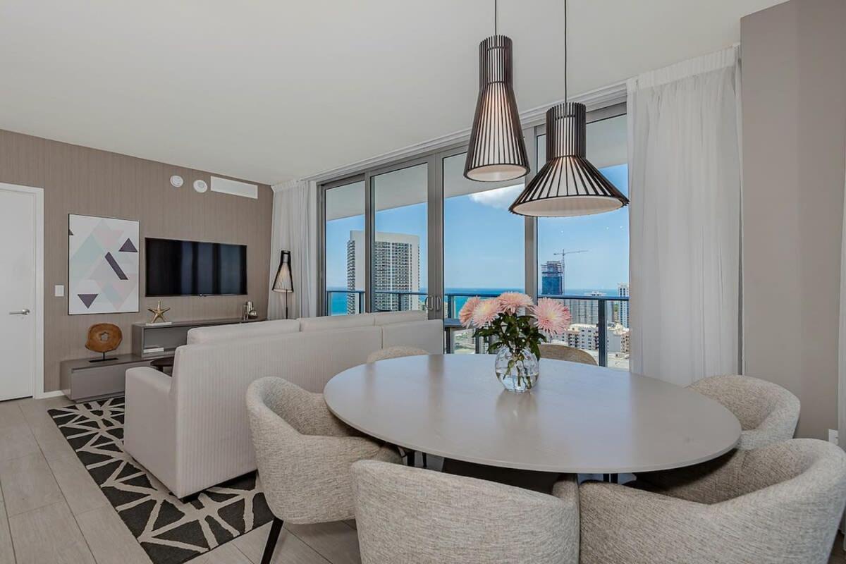 Luxury With Stunning View, Balcony, Amazing Pools Leilighet Hollywood Eksteriør bilde